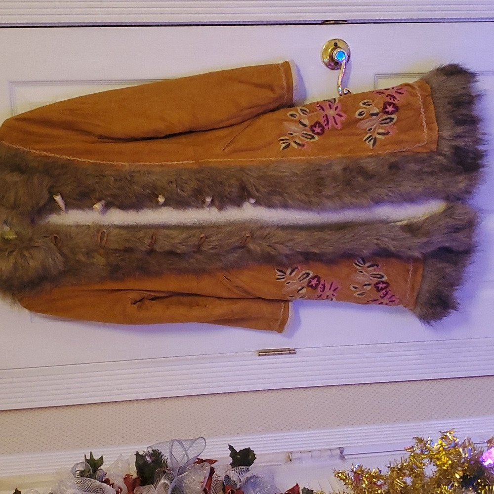 Y2K Embroidered Faux Fur Coat - Picture 13 of 13